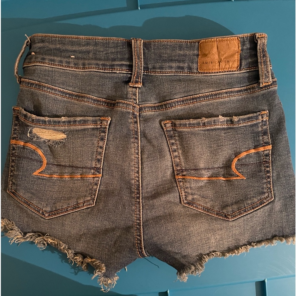 American eagle Jean shorts 4 buttons. Super stretch size 00. Worn a few times